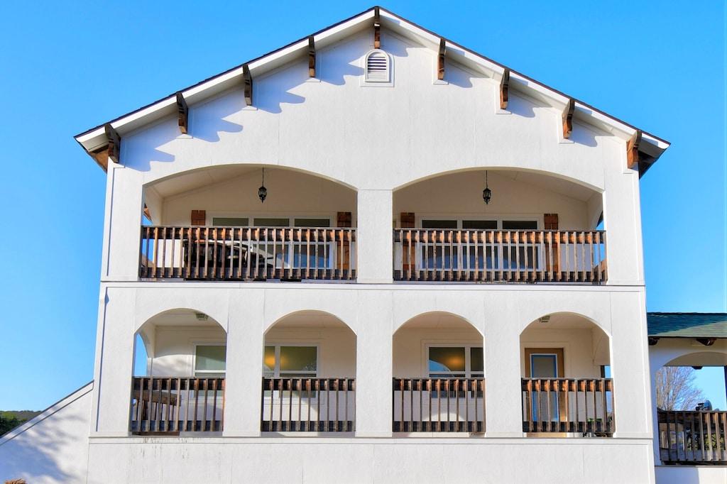 Riverview House Upper 1/1 Pet Policy