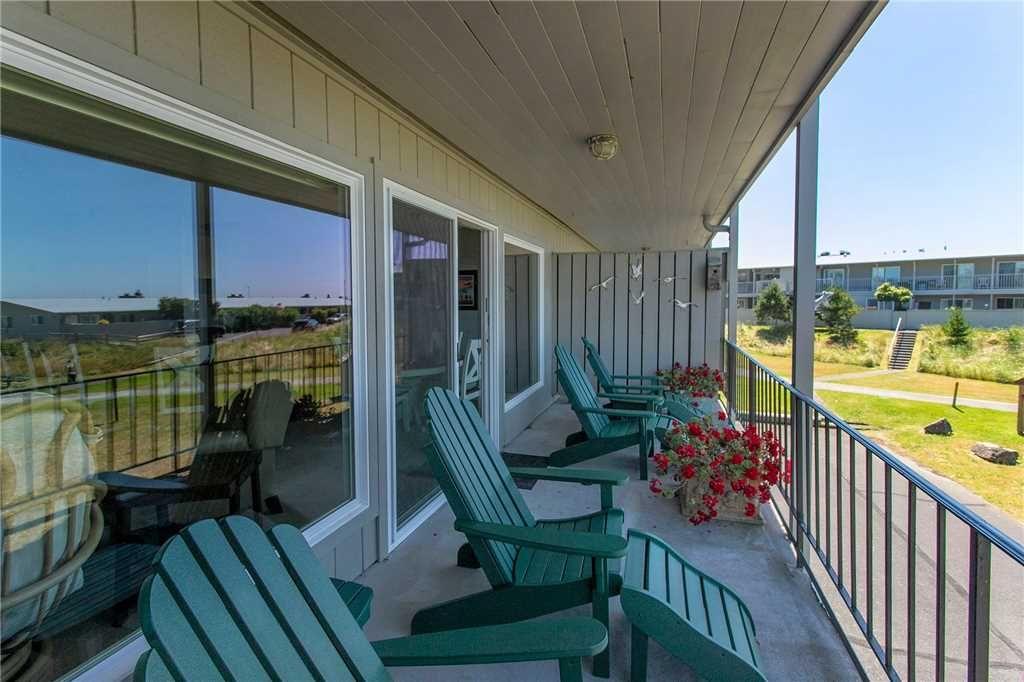 Pacific Palisades P464 Pet Policy