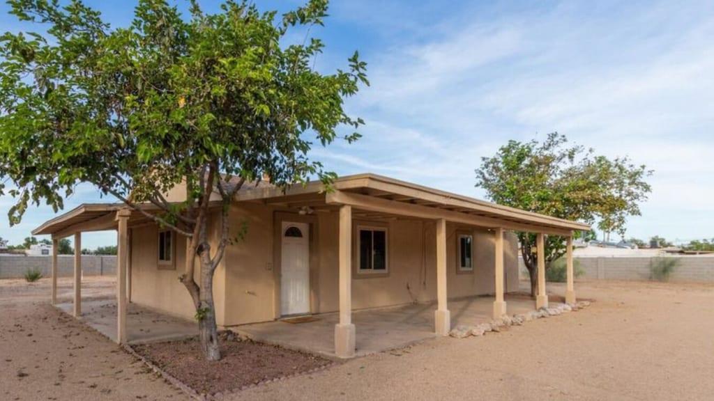 Cozy North PHX 2BR Casita Pet Policy