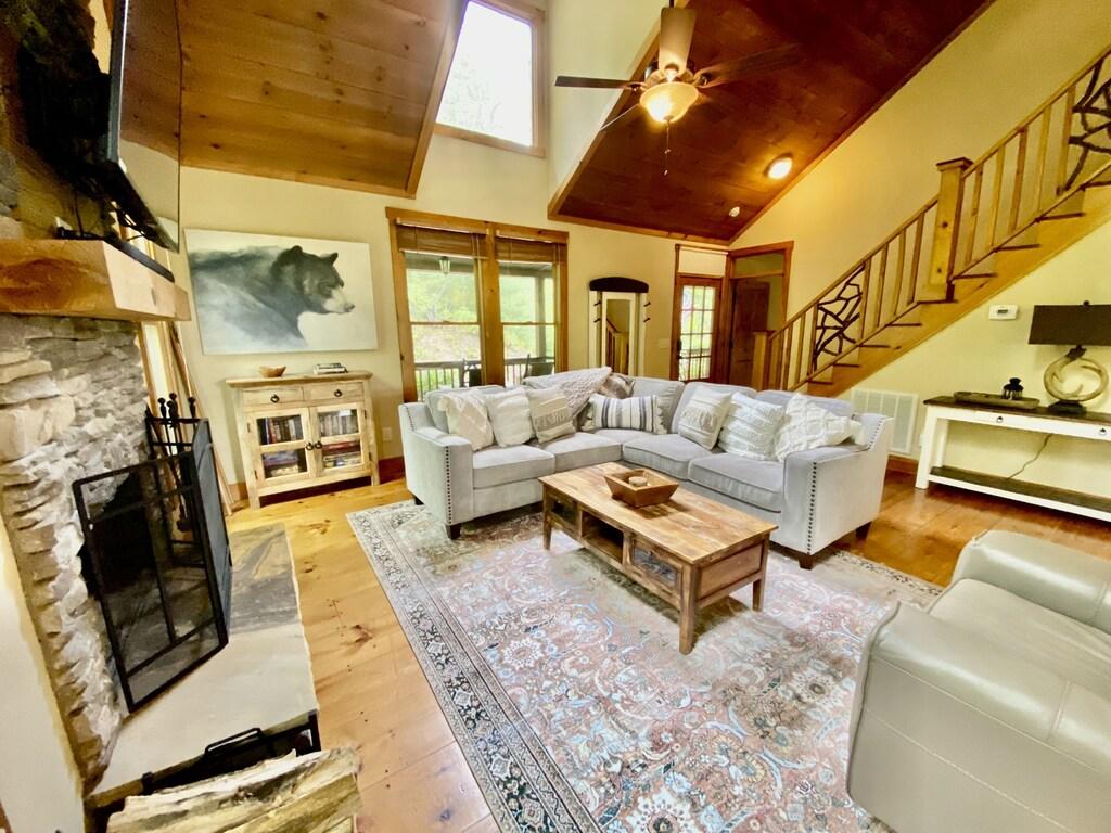 Sweet Hickory Pet Policy