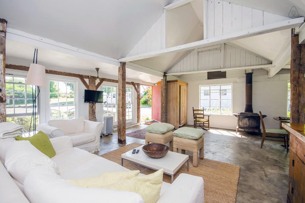 Pet Friendly New Hampton Airbnb Rentals