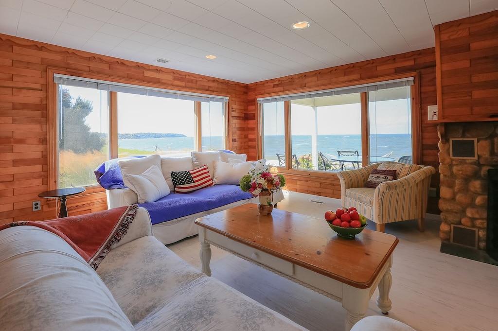 Pet Friendly Beachfront Accomodation in Southold