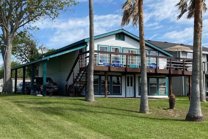 Pet Friendly House on Intercoastal with Lighted Fishing Pier
