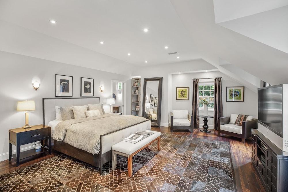 Pet Friendly Gorgeous Toluca Lake Gated Estate