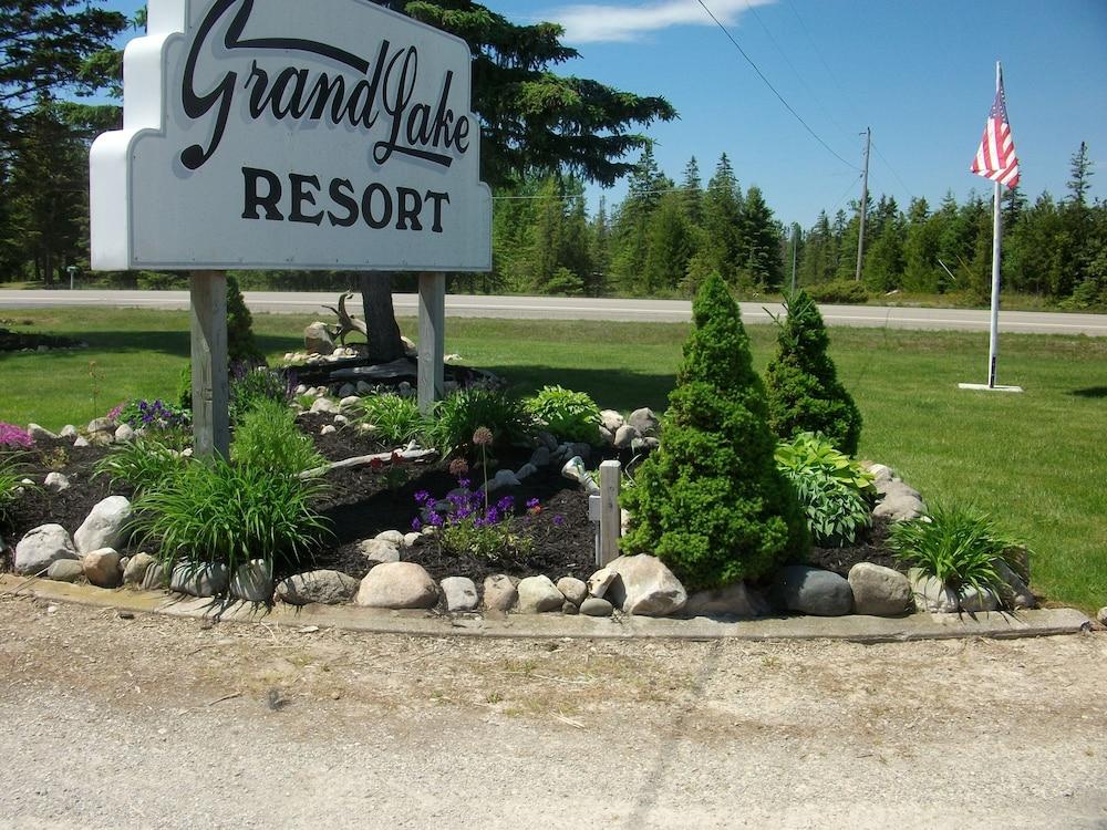 Pet Friendly Grand Lake Resort