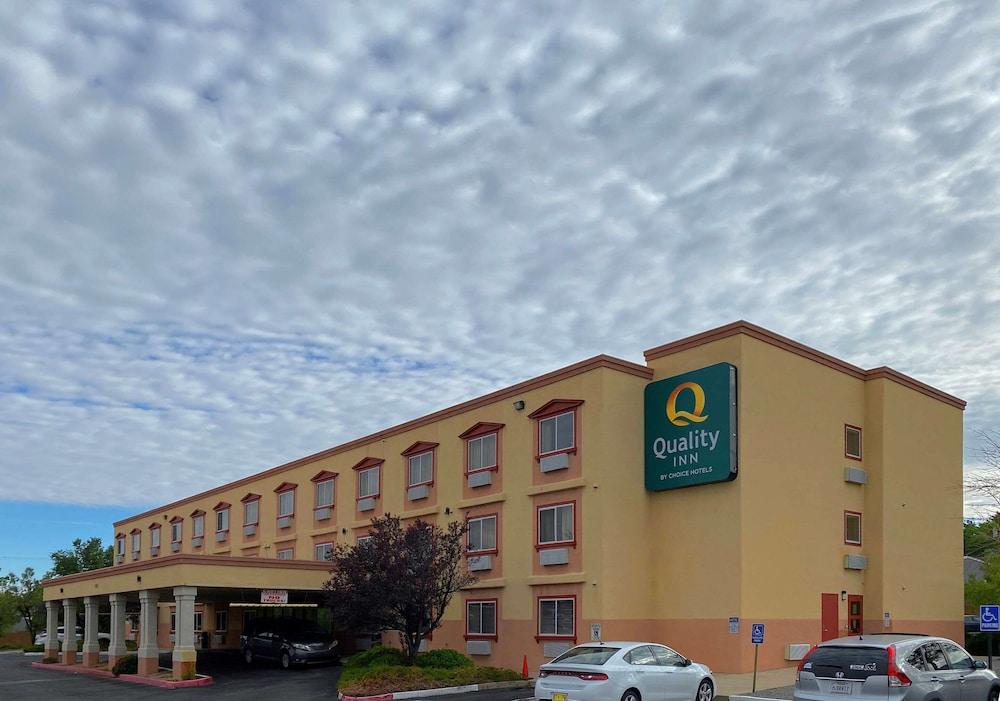 Pet Friendly Quality Inn Albuquerque East I-40 Juan Tabo Exit