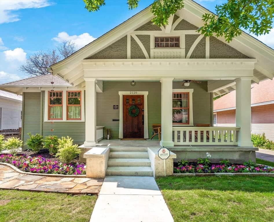 Pet Friendly Charming Historic Home in Central Fairmount