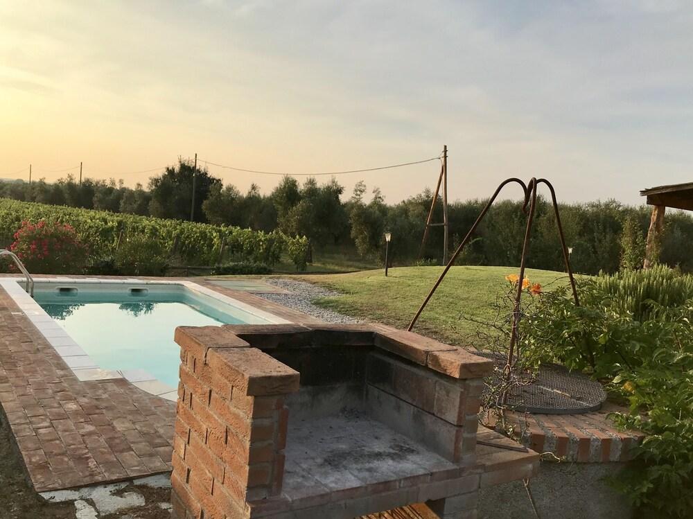 Pet Friendly Single Villa with Pool on the Bolgheri Wine Route