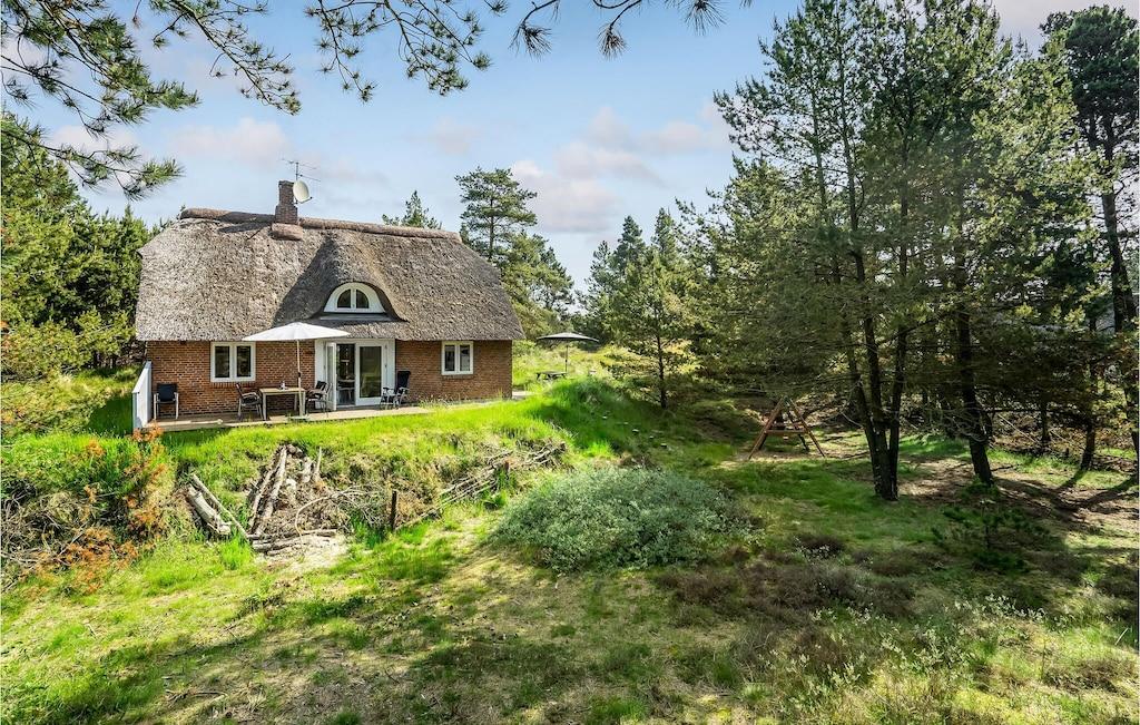 Pet Friendly Stunning 4BR Home in Rømø with WiFi