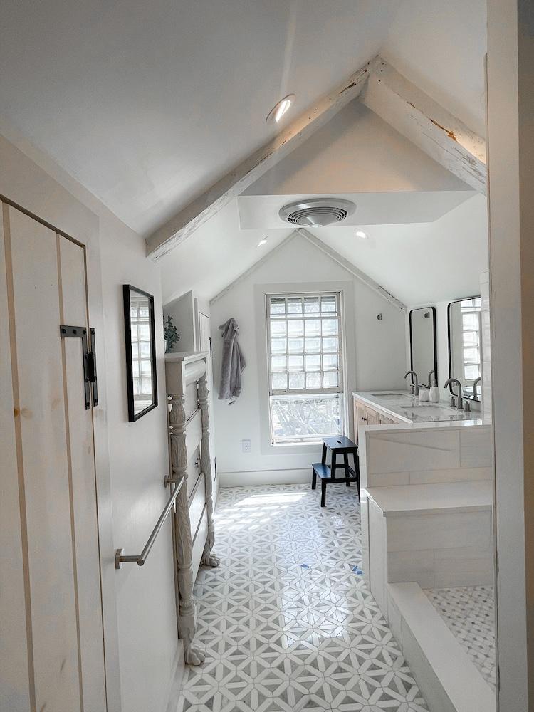 Pet Friendly Downtown Nantucket Whaling Captain’s House