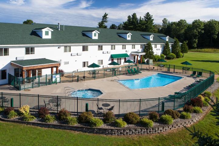 Pet Friendly Manistee National Golf and Resort