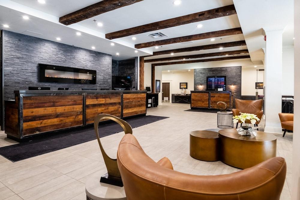 Crowne Plaza MonctonDowntown an IHG Hotel Pet Policy