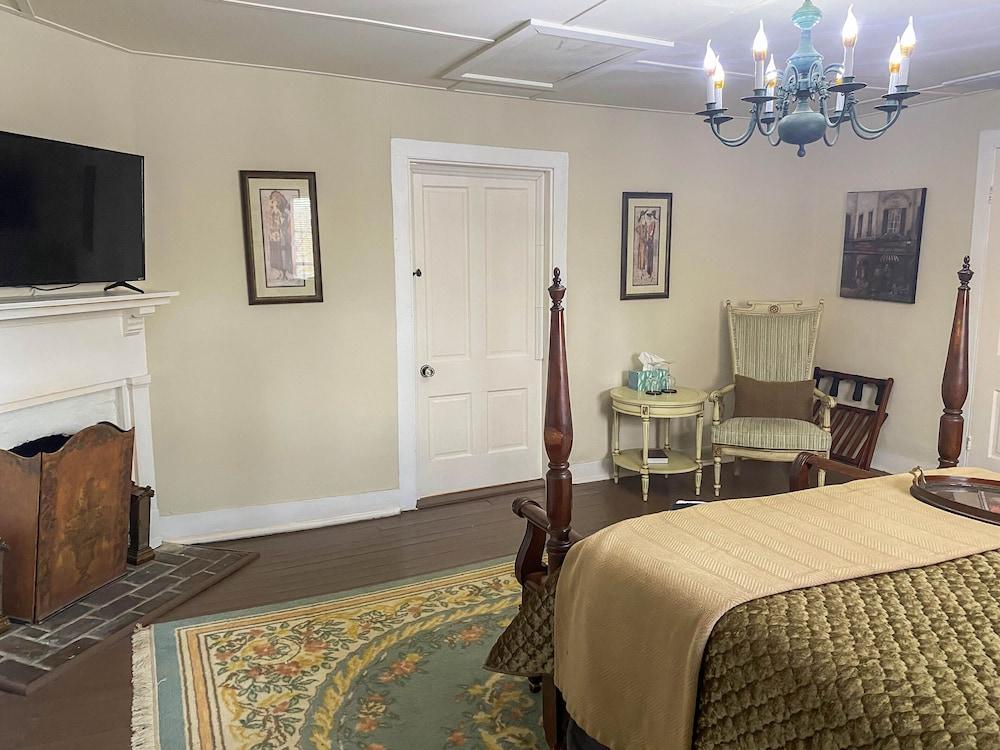 Vaiden Inn 4 Rooms Pet Policy