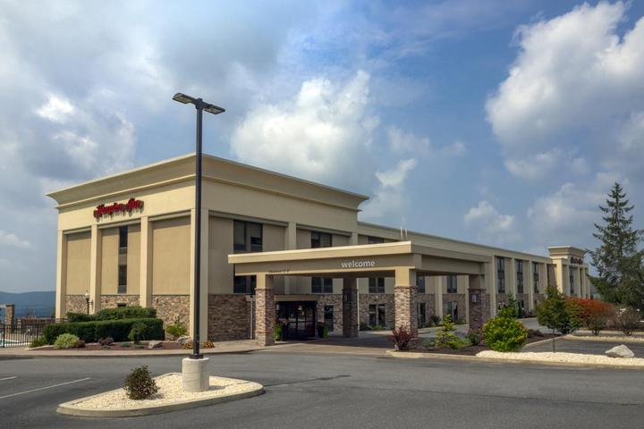 Pet Friendly Hotels In Hazleton Pa Bringfido Pet Friendly Hotels In Hazleton Pa Bringfido