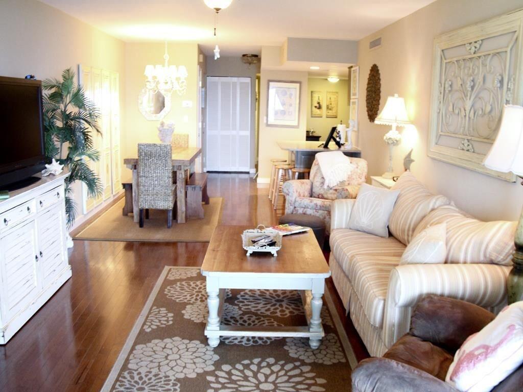 Pet Friendly Cottage Charm in an Oceanfront Condo
