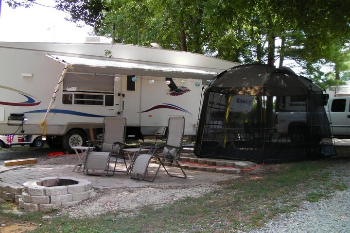 Pet Friendly Midway Campground 