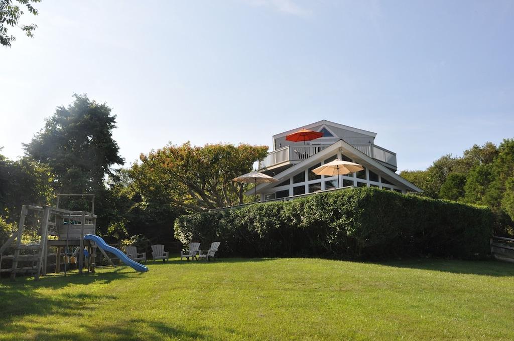 Montauk Beachhouse with Ocean Views Pet Policy