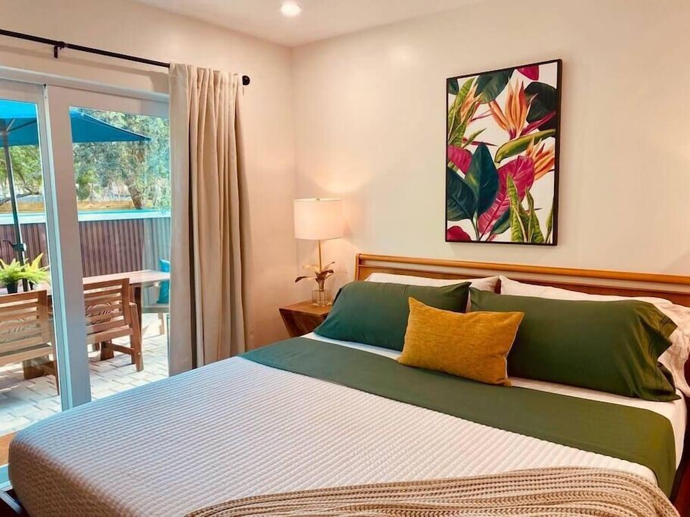 Luxe Jupiter Heated Pool Home Pet Policy