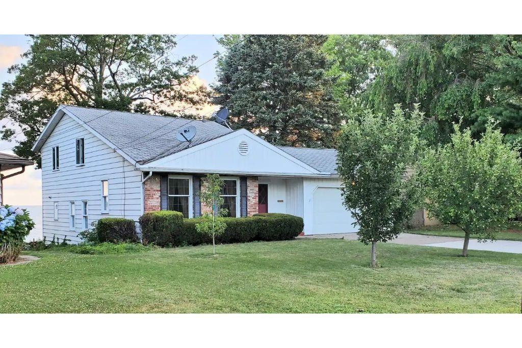 Lulu's Lake House On Lake Erie Pet Policy