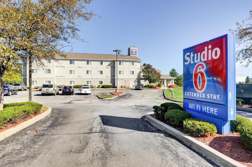 Pet Friendly Studio 6 Fishers IN - Indianapolis