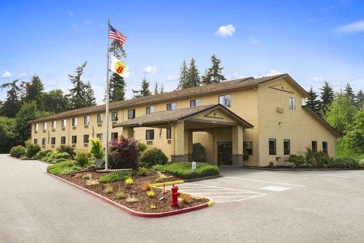 Pet Friendly Super 8 by Wyndham Port Angeles at Olympic National Park