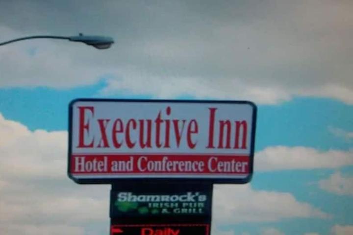 Pet Friendly Executive Inn Hotel & Conference Centre