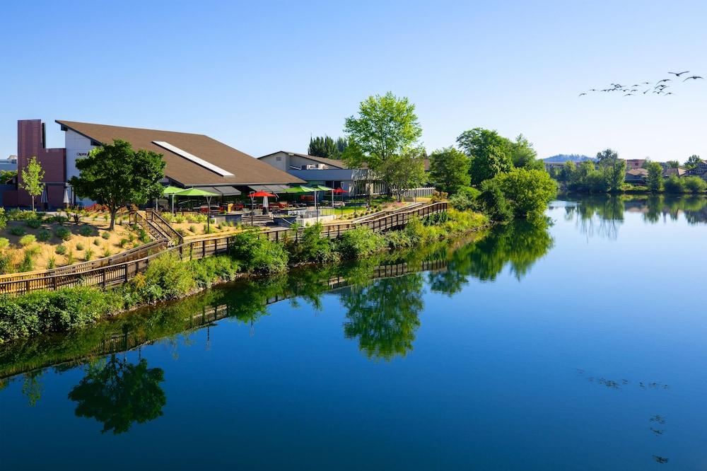 Pet Friendly Ruby River Hotel