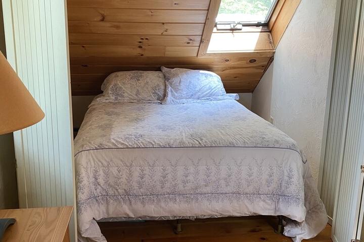 Pet Friendly Cozy Cabin with Hot Tub in a Peaceful Setting