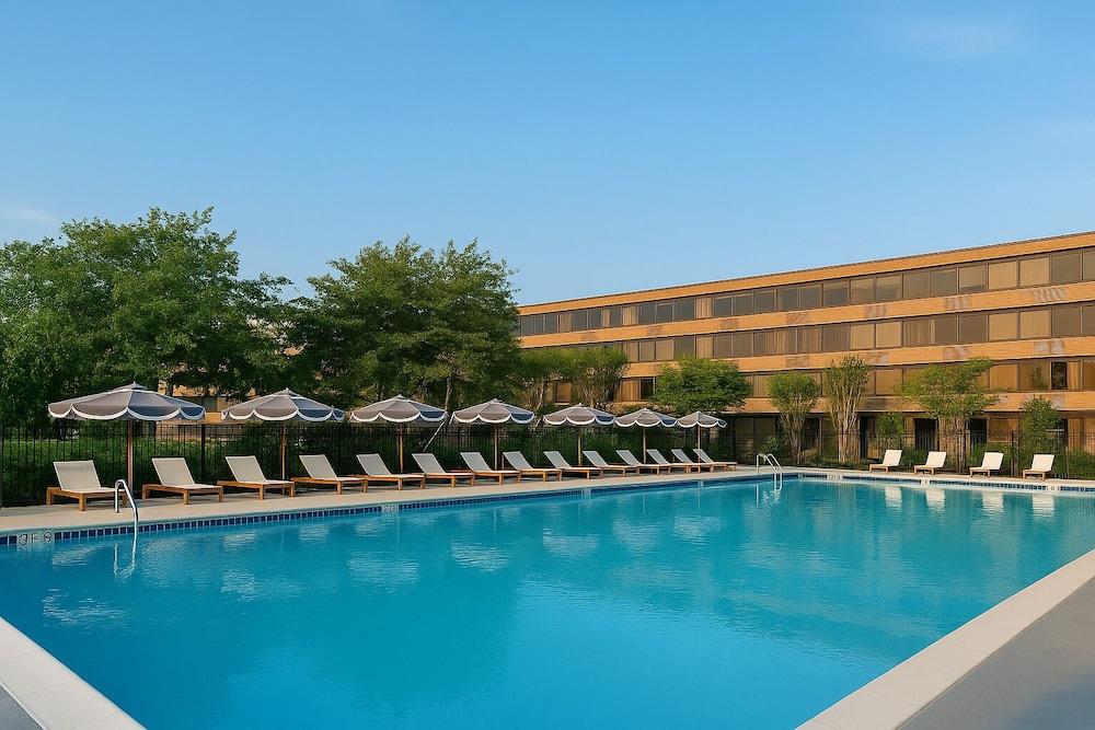 Pet Friendly Solomons Inn Resort and Marina