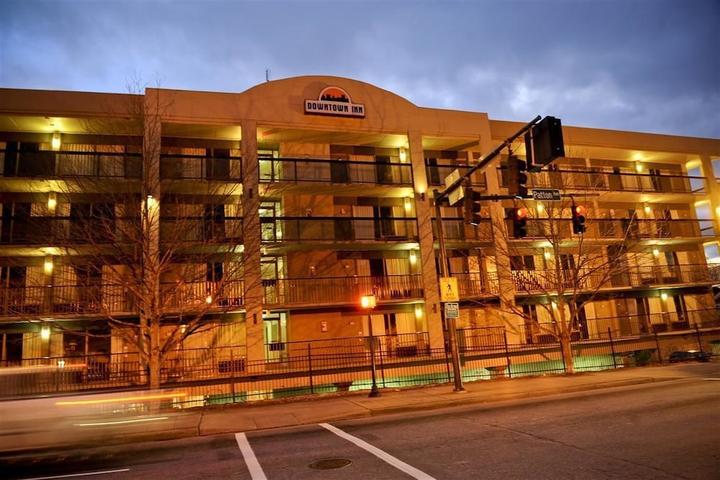 Pet Friendly Downtown Inn and Suites