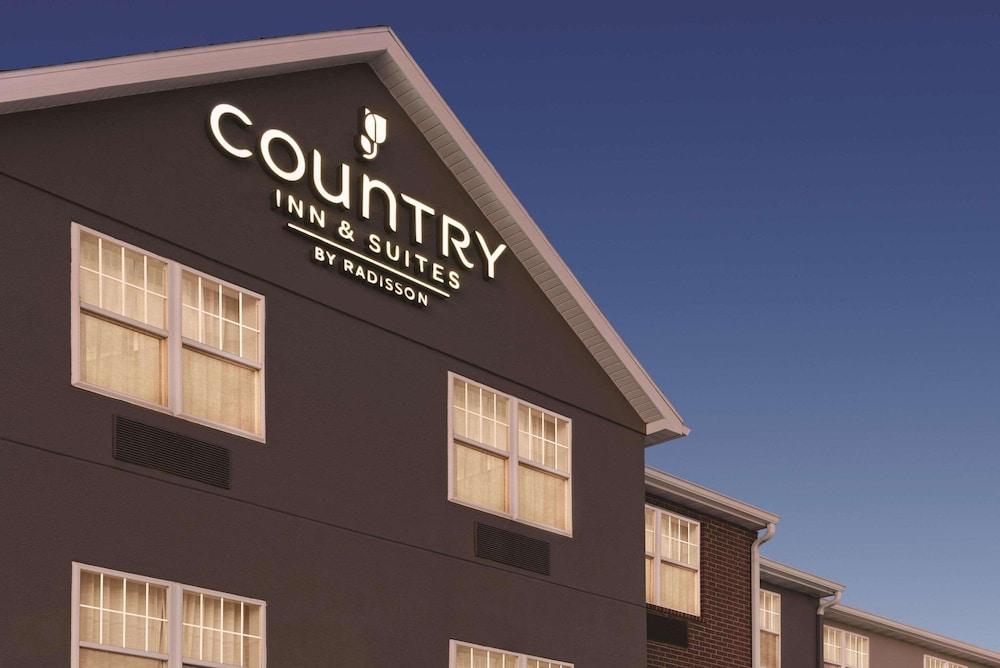 Country Inn & Suites by Radisson Dubuque IA Pet Policy