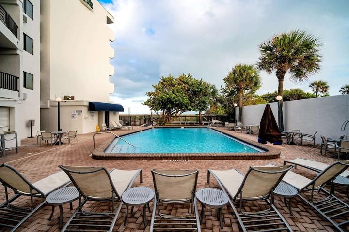 Pet Friendly La Quinta Inn & Suites by Wyndham Cocoa Beach Oceanfront