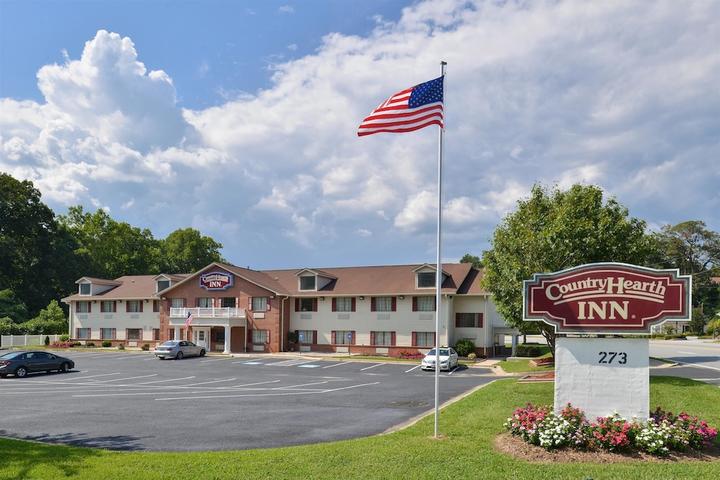 Pet Friendly Country Hearth Inn & Suites Toccoa