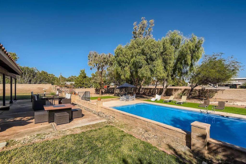 Pet Friendly Private Oasis with Heated Pool