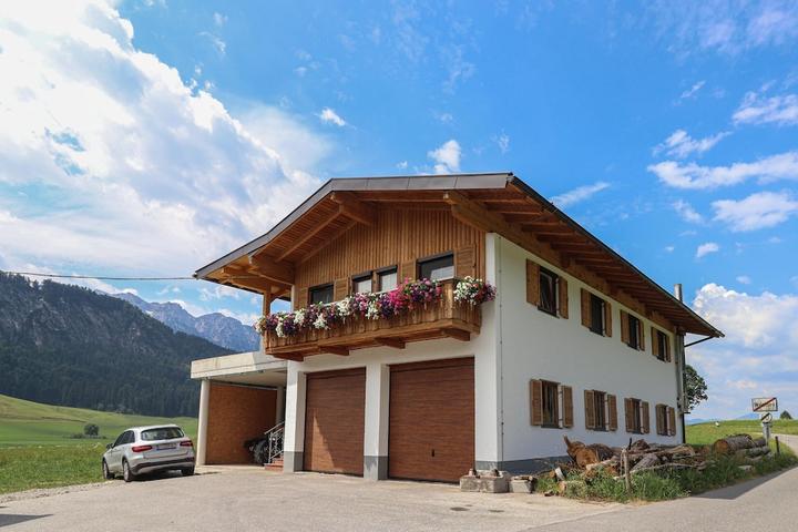 Pet Friendly 4-Bedroom Accommodation in Walchsee