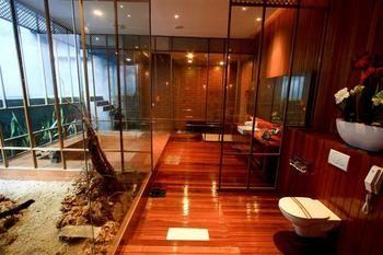 cheap hotels near me that allow dogs