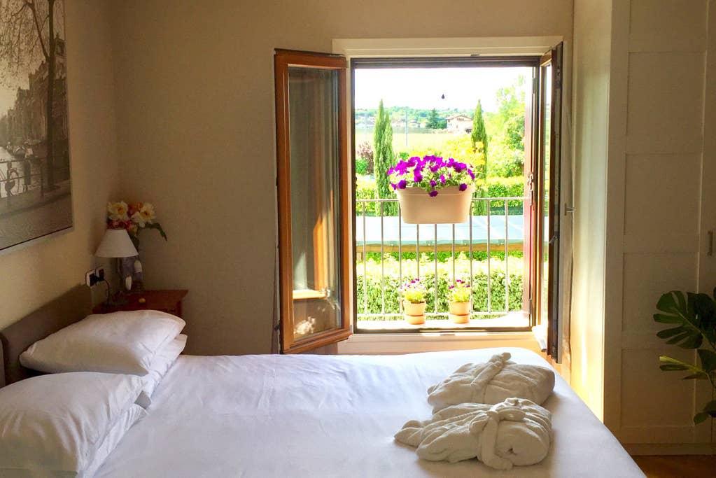 Pet Friendly Peschiera Del Garda Airbnb Rentals