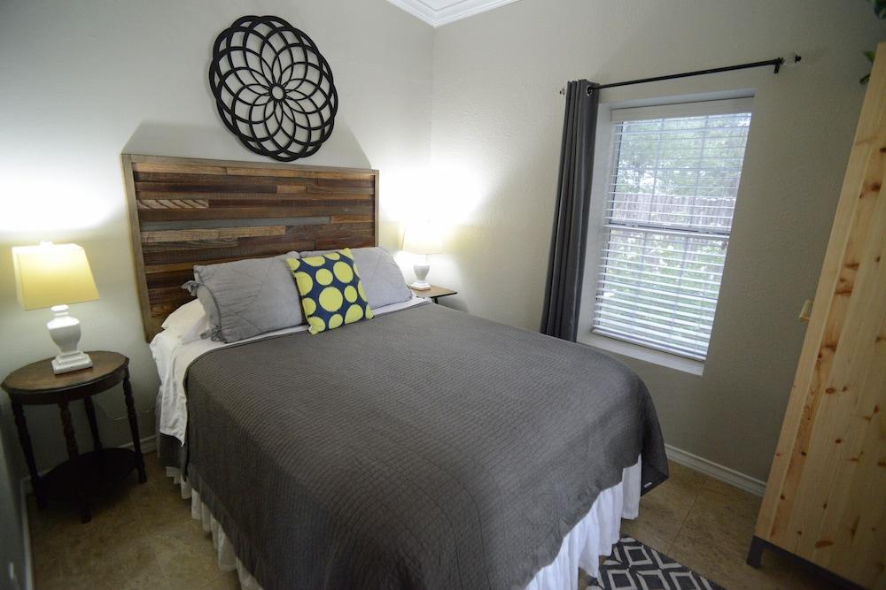 Ollie's Country Cottage Pet Policy