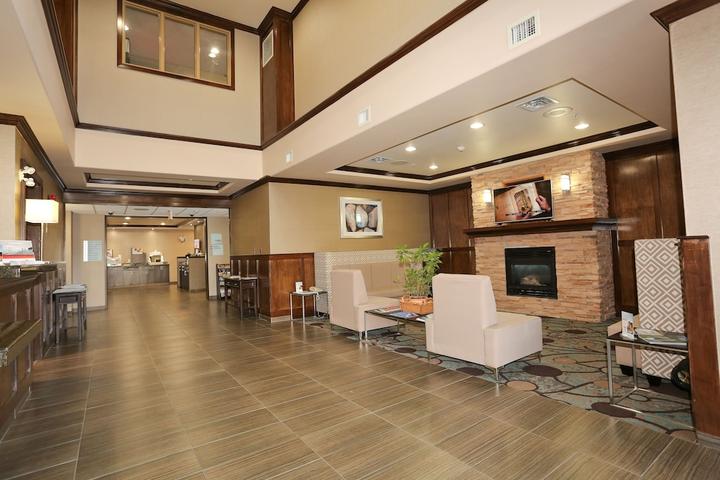 Pet Friendly Holiday Inn Express and Suites - Vernon an IHG Hotel