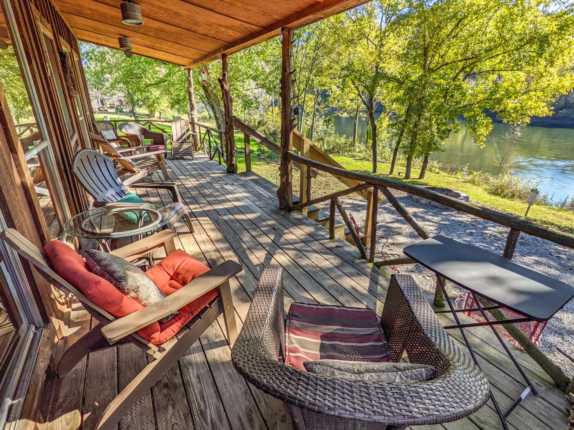 Pet Friendly Cool Water Retreat on the White River
