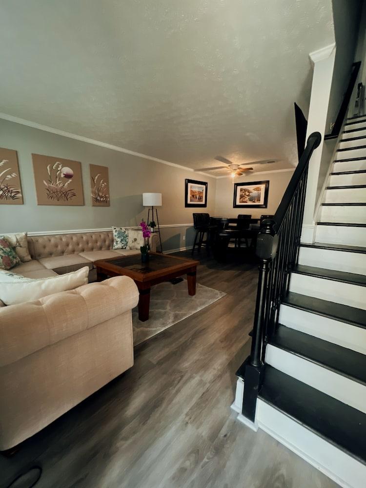 Lovely TwoStory Condo Pet Policy