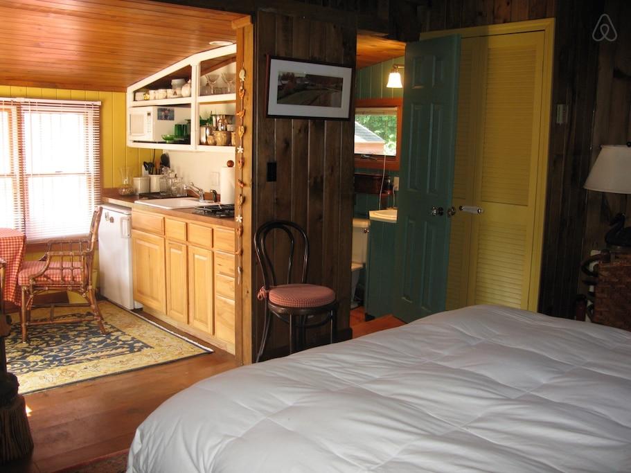Pet Friendly Poquetanuck Airbnb Rentals