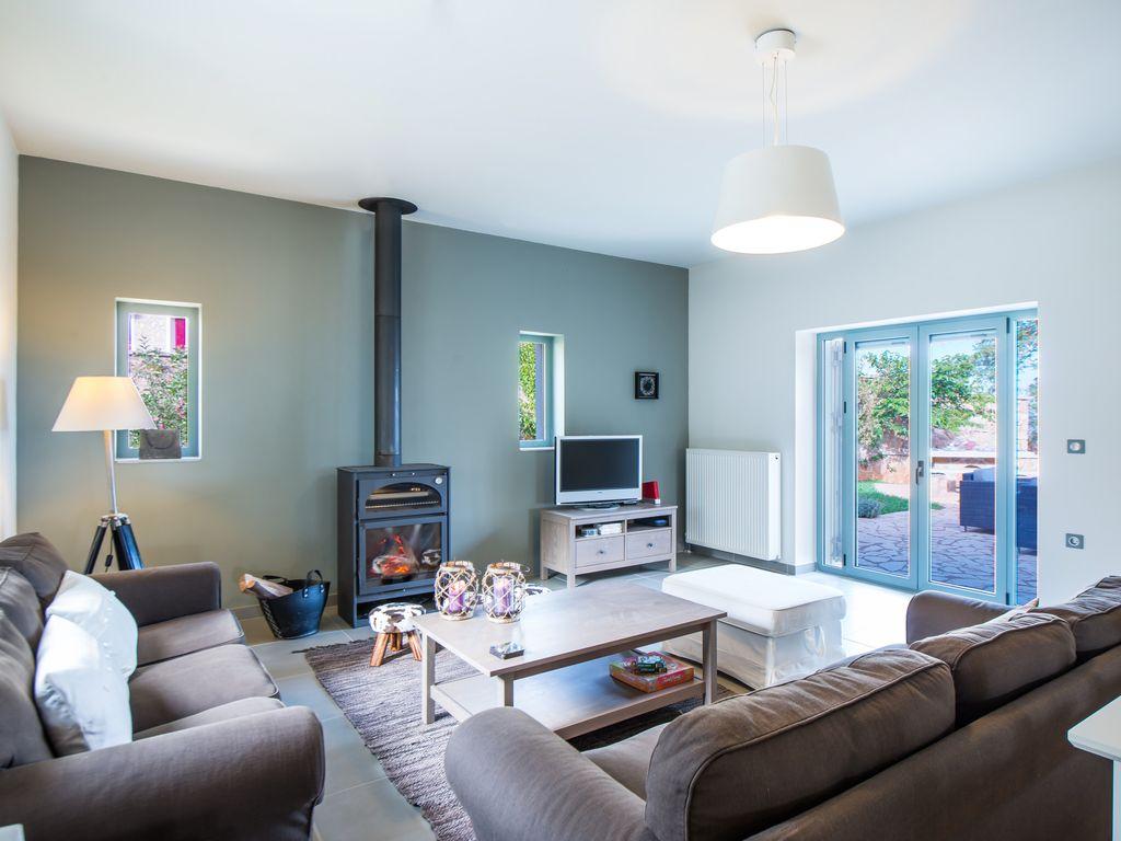 VRBO Aigion Pet Policy