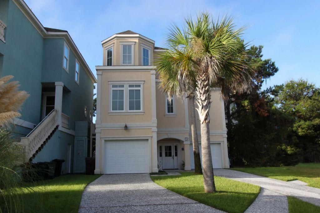 4 Bedroom Home With Fenced Yard Pet Policy