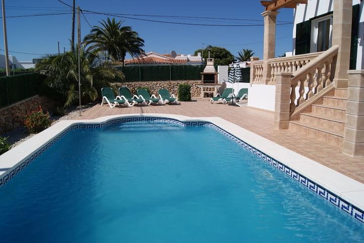 Pet Friendly 3/3 Villa with Swimming Pool