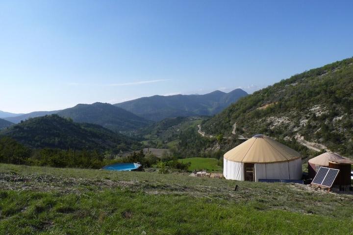Pet Friendly Unusual Stay in a Contemporary Yurt