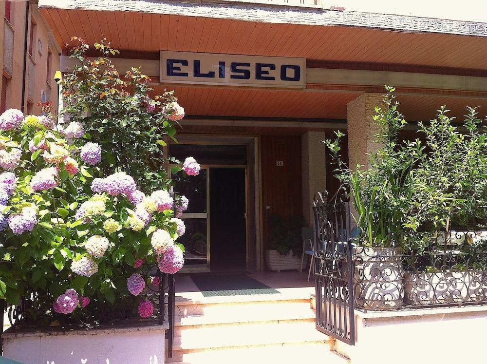 Pet Friendly Hotel Eliseo