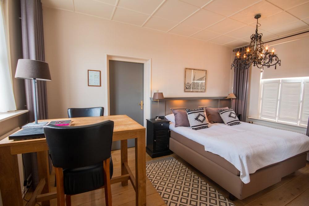 Pet Friendly Romantik Hotel Auberge de Campveerse Toren