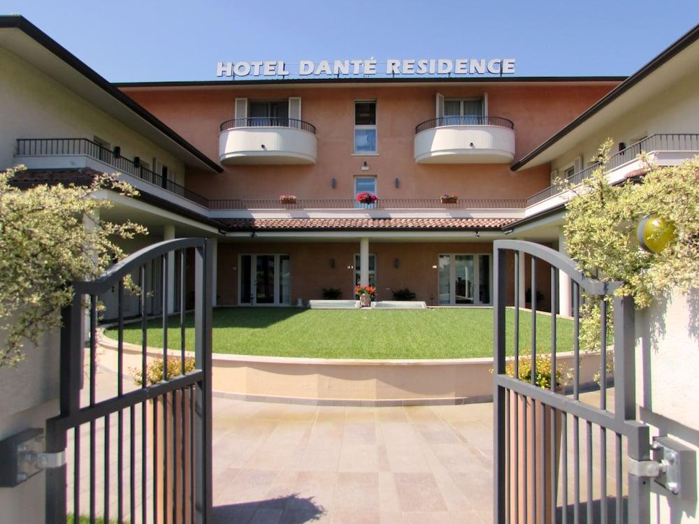 Pet Friendly Hotel Dante Residence