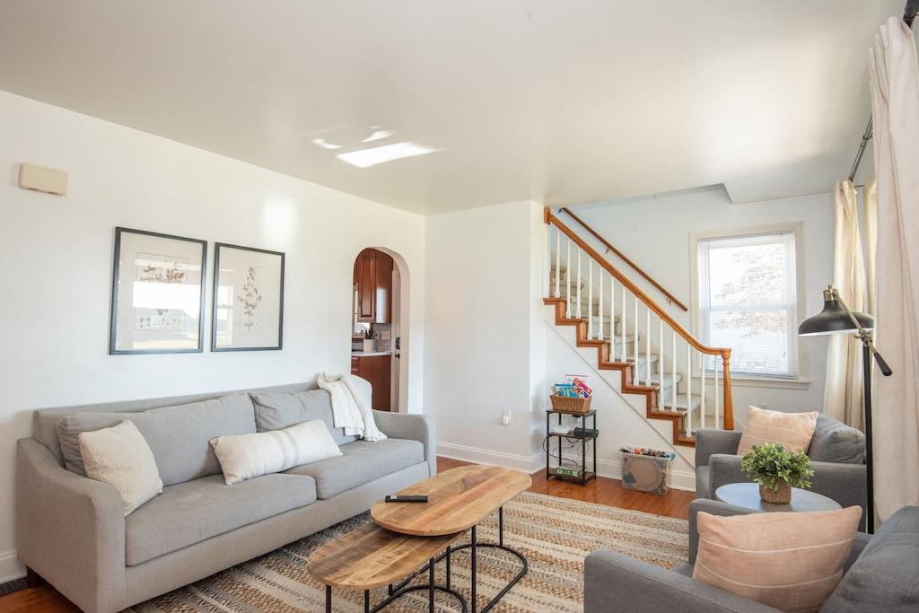 4/1 Laurel Cottage Pet Policy